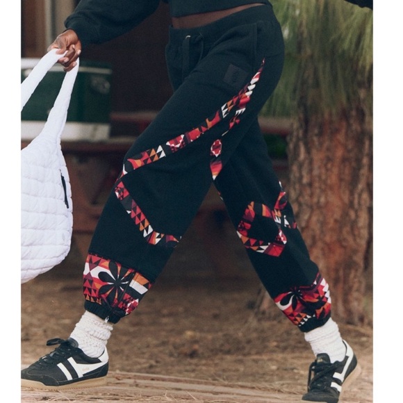 NWT FP movement snow flow joggers